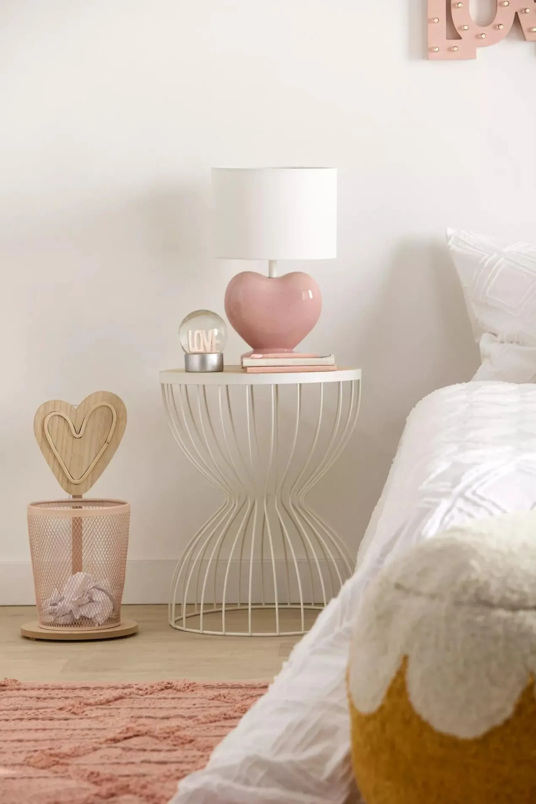 New Pink Heart Shaped Table Lamp Junior Lighting