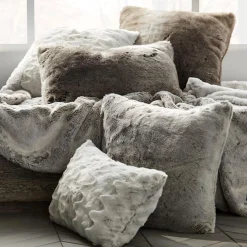 Online Wolf Faux Fur Decorative Lumbar Pillow Decorative Throw Pillows