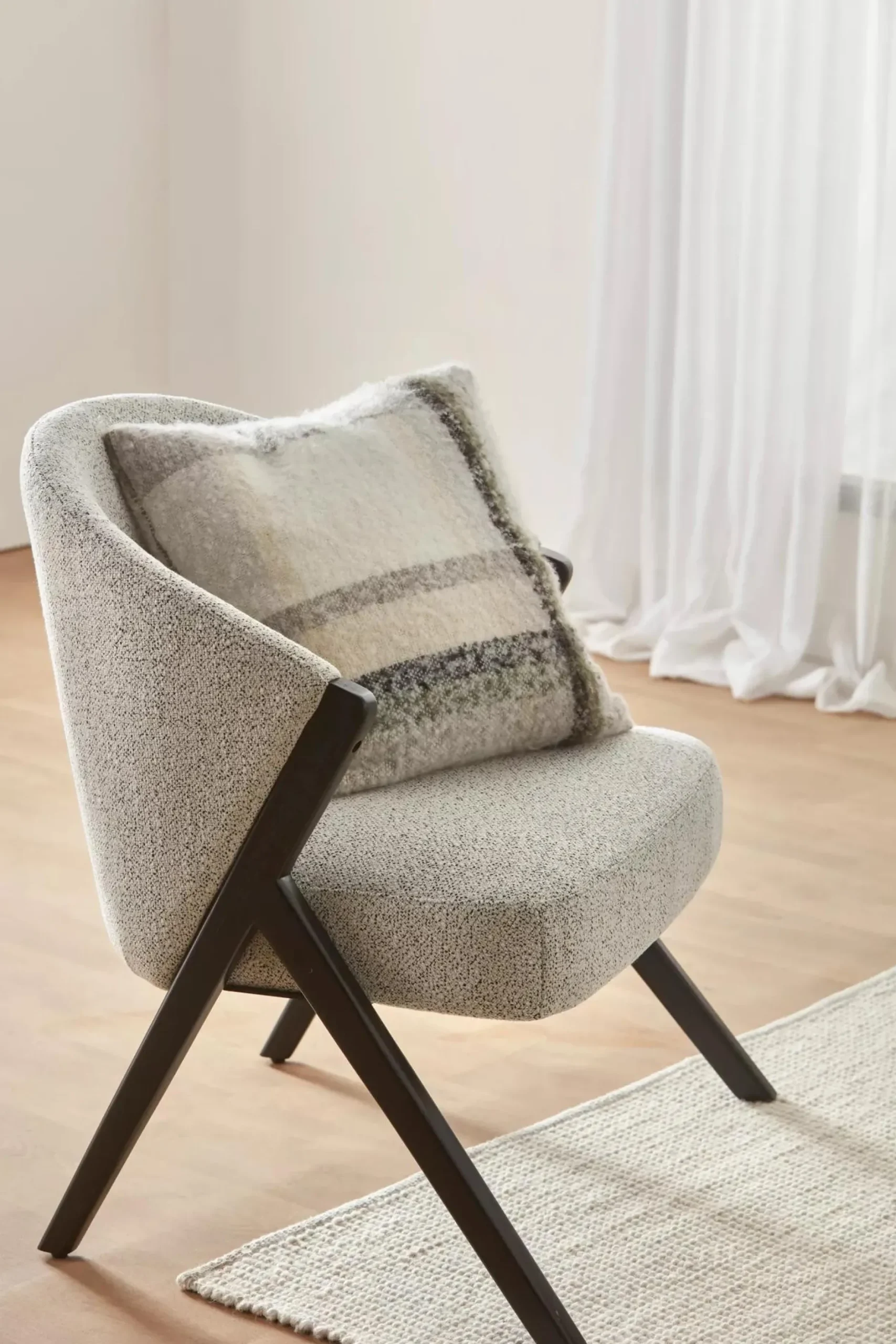 Outlet Wood and Fabric Accent Chair Accent Chairs & Sofas|Accent Chairs